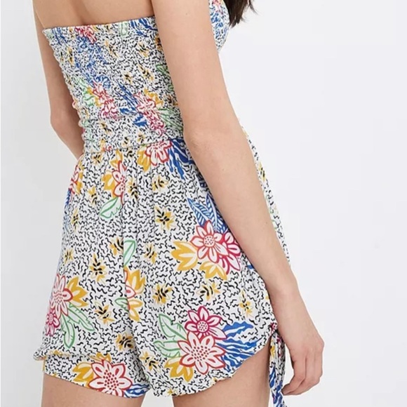 Urban outfitters UO Sherri Strapless Smocked floral shorts Romper small S - Picture 7 of 7